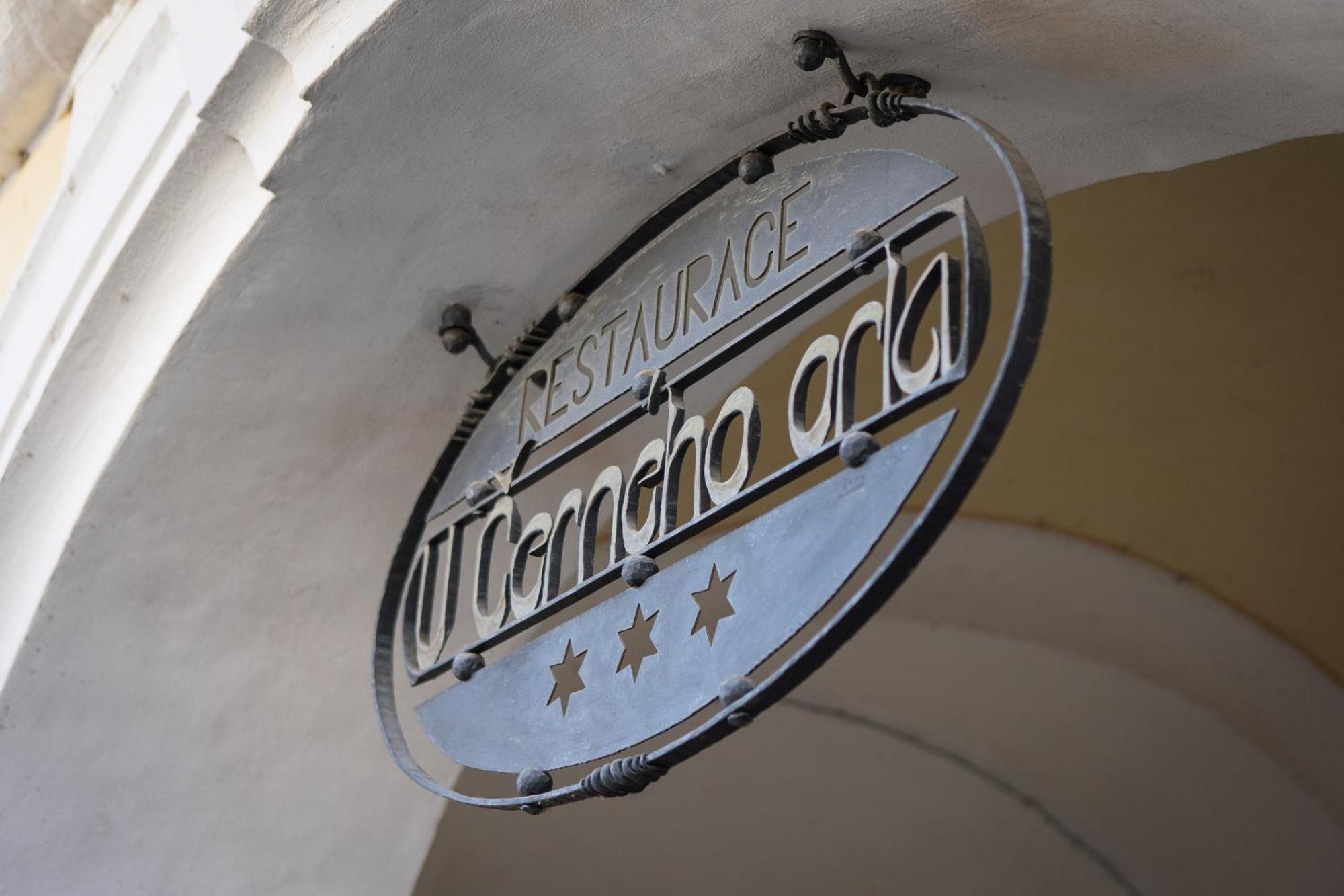 Hotel U Cerneho Orla Telcz Zewnętrze zdjęcie